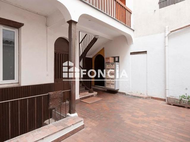 Appartement T2, au coeur de ville avec cave en sous sol, loué meublé