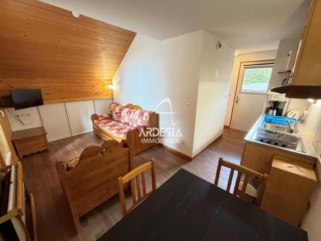 Appartement T2 avec balcon terrasse, vue dégagée et parking