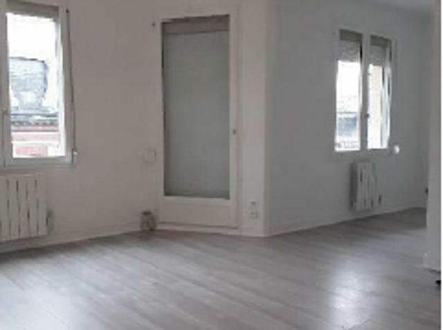Appartement T2 avec balcon en résidence à Louer 76500 Elbeuf Réf LAUR 2E 24