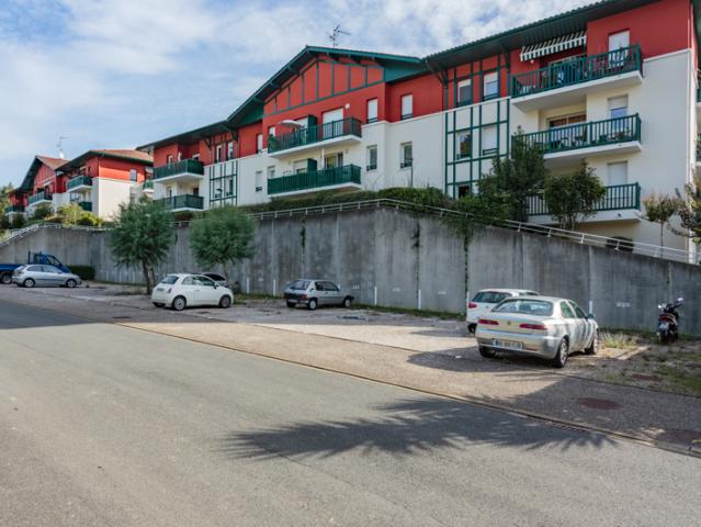 Appartement T2 avec balcon et parkings