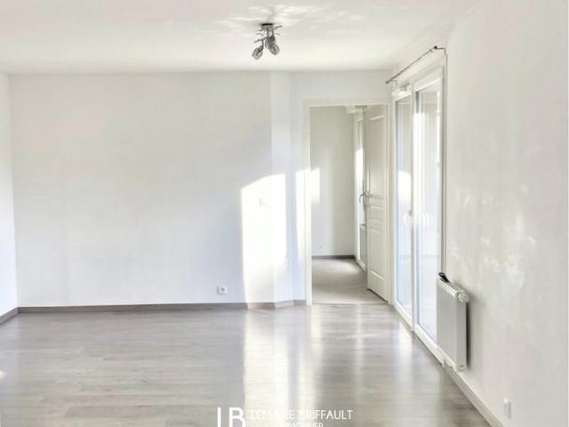 Appartement T2 avec balcon et stationnement