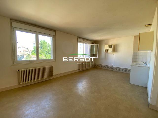 Appartement T2 avec cave Avenue Fontaine Argent