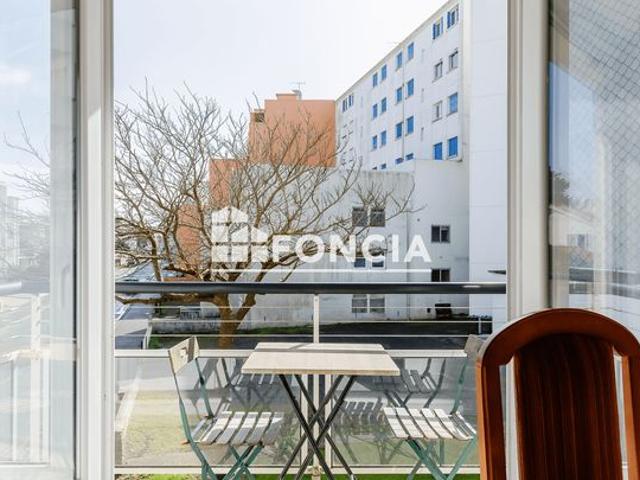 Appartement T2 avec cave – Vue latérale mer