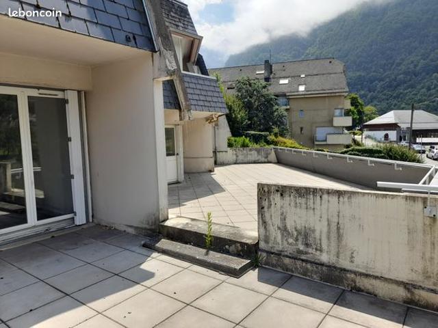 Appartement T2 avec grande terrasse et garage