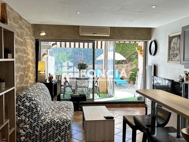 Appartement t2 avec jardin, loggia et parking traversant piscine