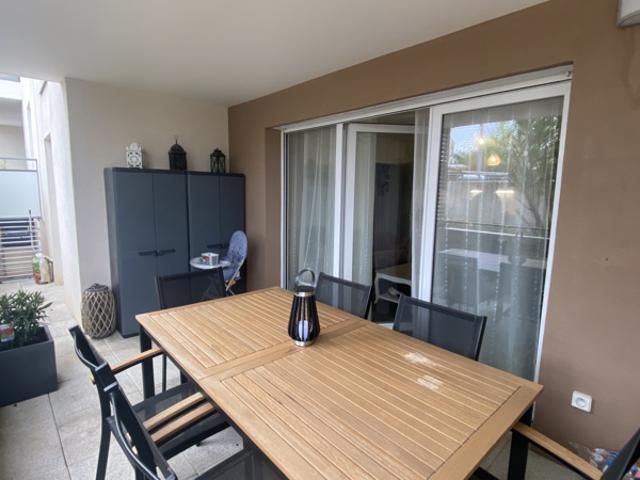 Appartement T2 avec loggia et parking à Sussargues