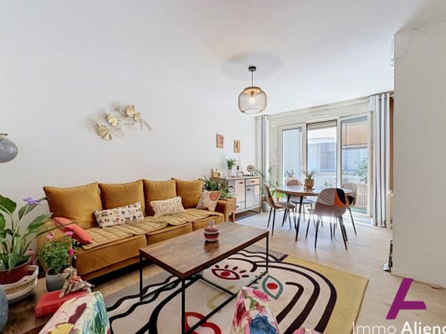 Appartement T2 avec loggia, possibilité de parking FONDAUDÈG