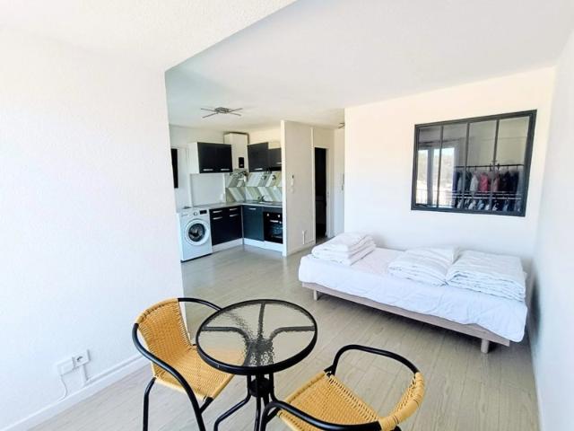 Appartement T2 avec loggia sans travaux résidence avec pisci