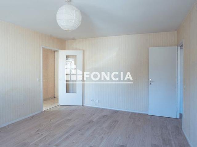 Appartement t2 avec parking et petit jardin privatif