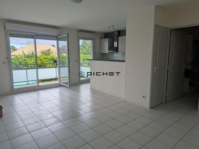Appartement T2 avec piscine et parking