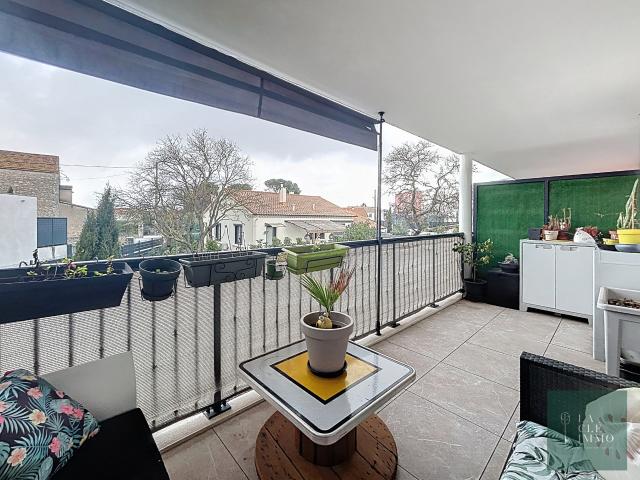 Appartement T2 avec places de parking et terrasse SAUVIAN