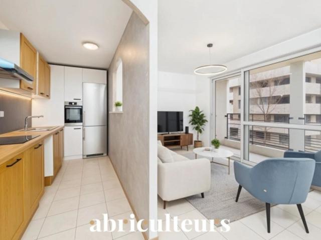 Appartement T2 avec terrasse au sein d'une résidence sécurisée, à proximité immédiate de Saint Charles Marseille 1er