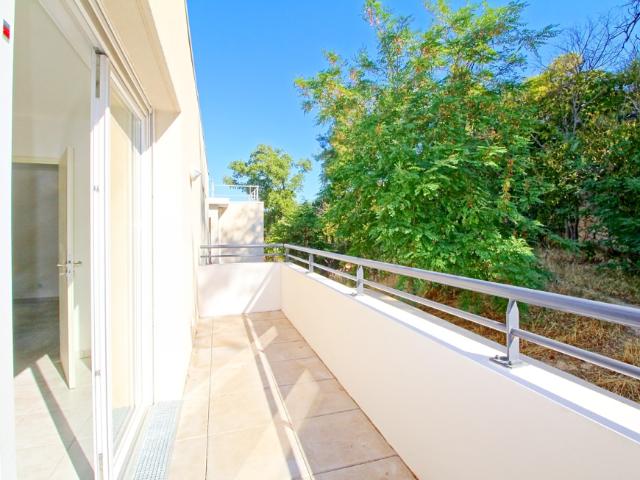 Appartement T2 avec terrasse et box 13012 | Berthoz Immobilier