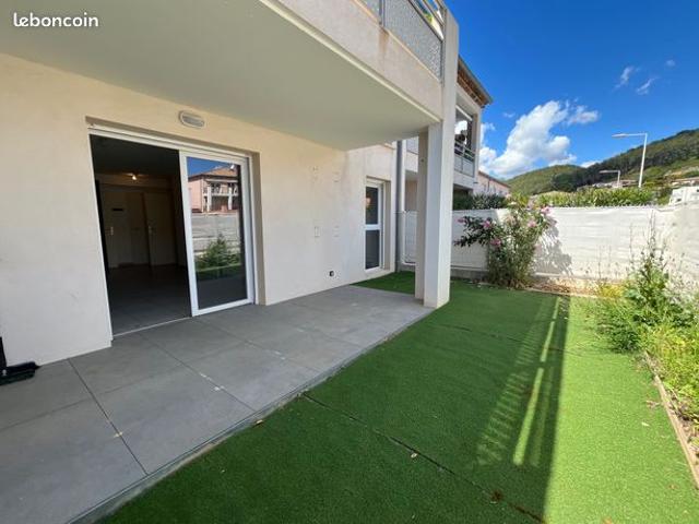 Appartement T2 avec terrasse et jardinet