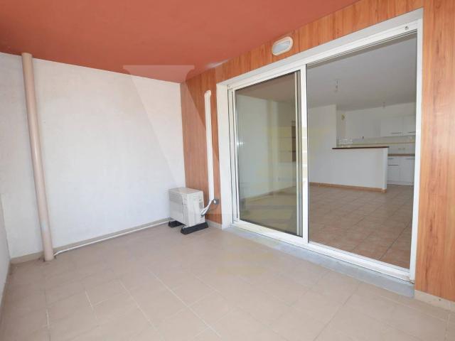 APPARTEMENT T2 AVEC TERRASSE ET PARKING