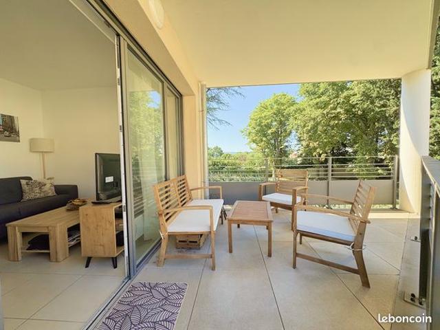 Appartement T2 avec terrasse et parking — Aix en Provence Les Platanes