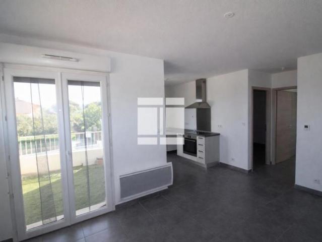 Appartement T2 avec terrasse et place de parking