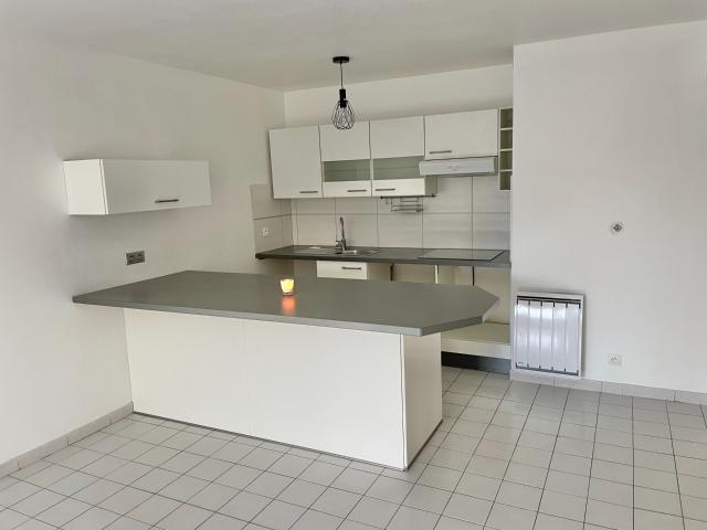 APPARTEMENT T2 AVEC TERRASSE ET 2 EMPLT DE PARKING