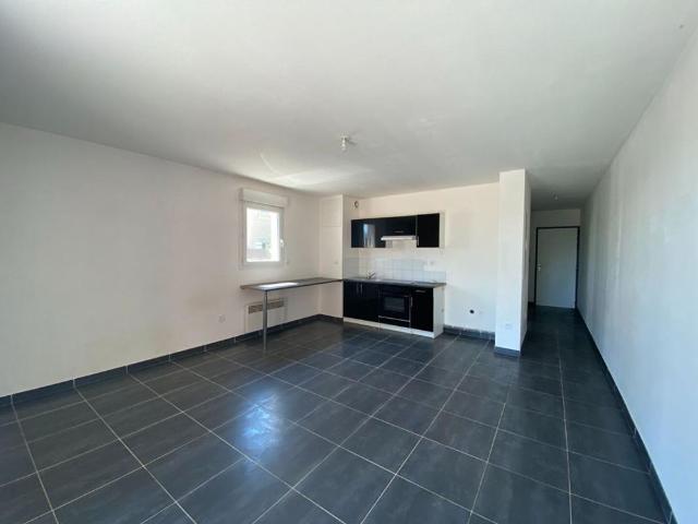 Appartement T2 avec terrasse et 2 places de parking