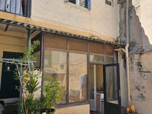 Appartement t2 avec veranda proche du port et des commerces