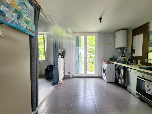 Appartement T2 Bis à rénover 1 chambre Balcons Garage. 50m² Trévoux