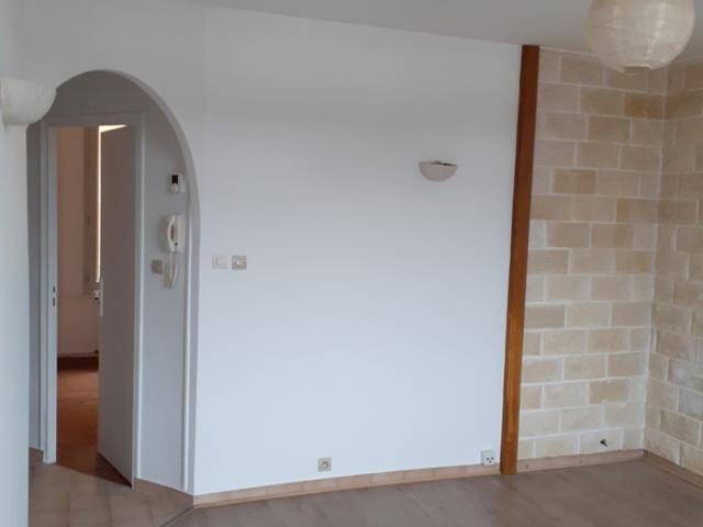 APPARTEMENT T2 bis AU CENTRE DE TOURNON SUR RHONE