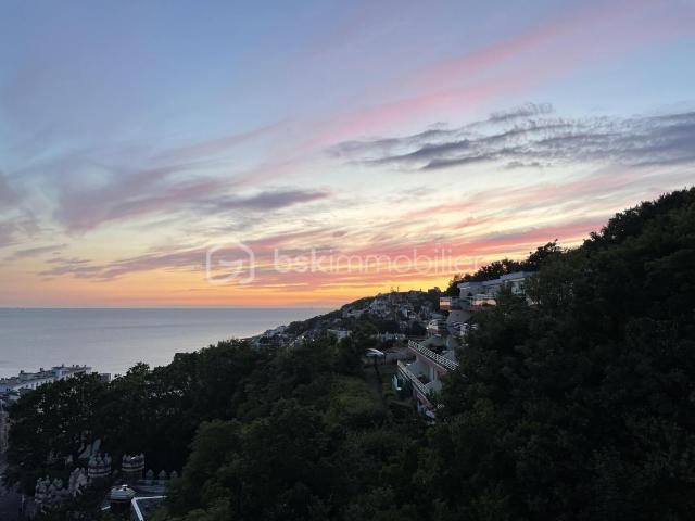 Appartement T2 Bis de 67 m² avec Vue Mer Panoramique et Balcon – À Deux Pas de la Plage