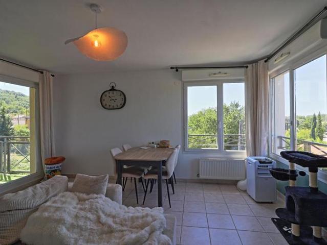Appartement T2 Bourgoin Jallieu, 48 m² + garage et parking