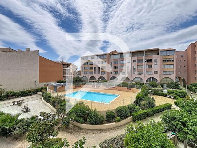 Appartement T2 cabine meublé avec loggia, piscine et ascenseur À 400 m de la plage Cap d'Agde Richelieu