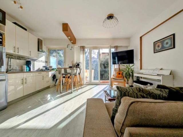 APPARTEMENT T2 CIMIEZ TERRASSE PARKING