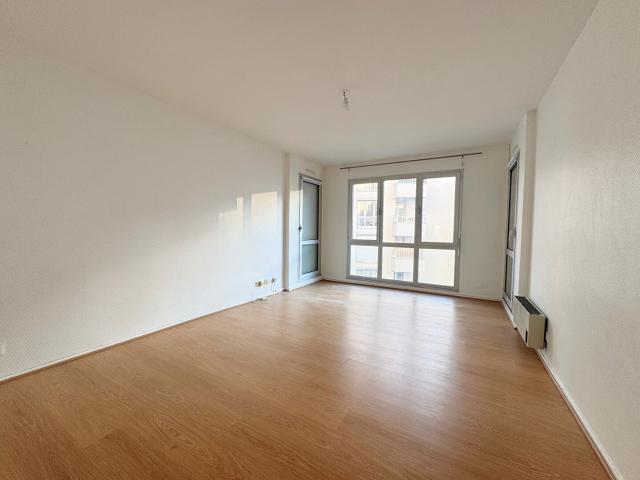 APPARTEMENT T2 CLERMONT FERRAND AVEC BALCON ET CAVE