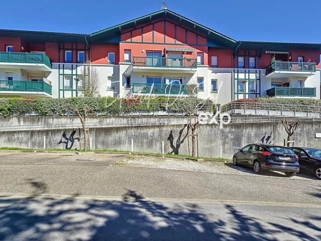 Appartement T2 de 40m² environ avec balcon exposé Ouest + 2 pl