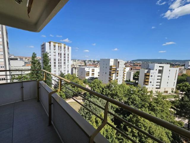 Appartement T2 de 47,50 m² avec vue dégagée, balcon, parking et cave