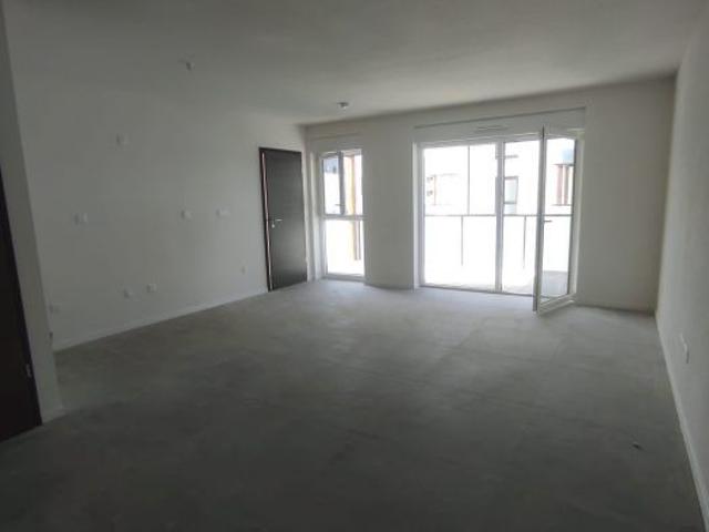 Appartement T2 de 48m² 1er étage avec terrasse et place de parking privative !