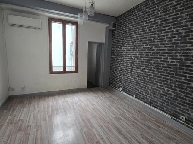 Appartement T2 de 49m2 situé au 2ème étage sans ascenseur