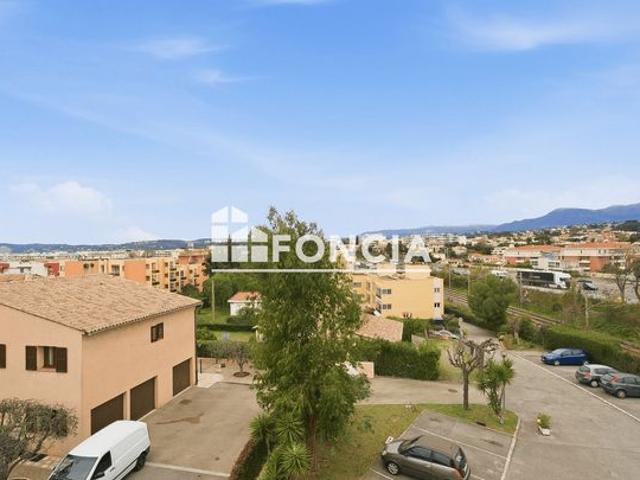 Appartement T2 de 50m2 parking privatif cave