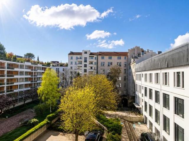 APPARTEMENT T2 DE 52 M2 RENOVE PROXIMITE PARC TETE D'OR