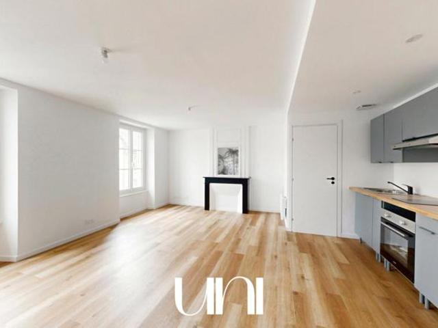 Appartement 2 pièces de 51 m2 très lumineux Bayeux hyper centre