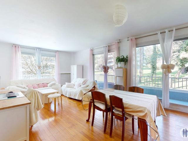 Appartement T2 de 81m2 avec grand balcon + garage double