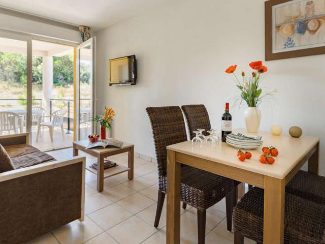 APPARTEMENT T2 de 35,4m2 AVEC TERRASSE ET JARDIN LE VERDON SUR MER