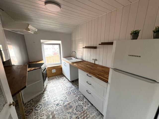 APPARTEMENT T2 / DERNIER ÉTAGE / CAVE / GRENIER / CHAMALIÈRE