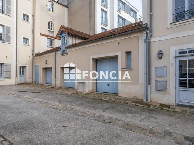 Appartement t2 en centre ville de rambouillet avec box privatif