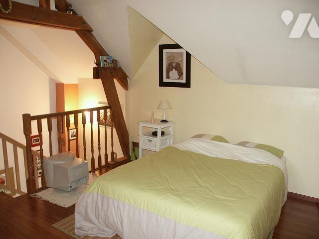 APPARTEMENT T2 EN DUPLEX DANS PETITE RESIDENCE VUE SUR LA MAYENNE