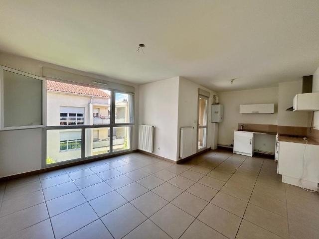Appartement T2 en étage élevé avec garage et ascenseur ! 47m² Lozanne