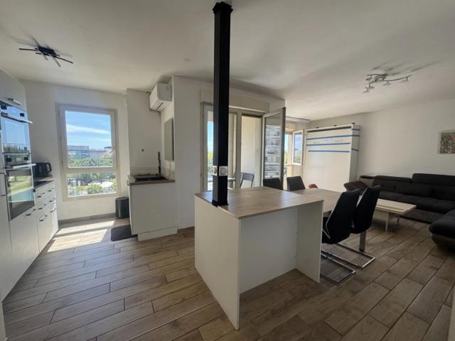 Appartement T2 en étage élevé avec vue panoramique sur le Lez – Résidence de standing