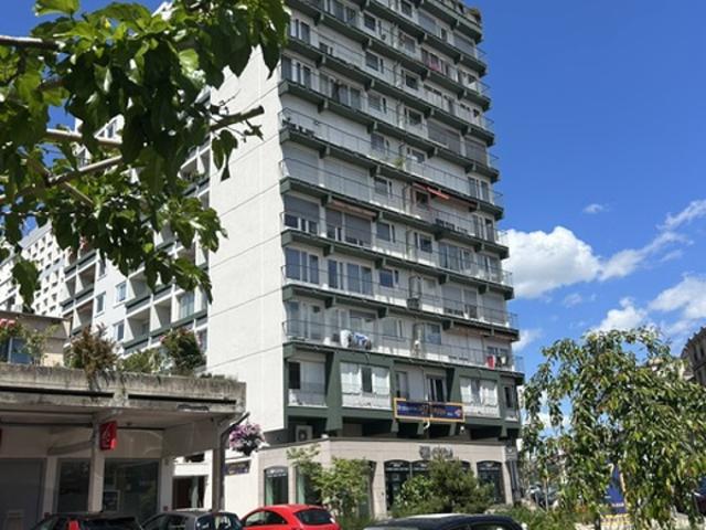 APPARTEMENT T2 + GARAGE SEPTIÈME ÉTAGE 2 BALCONS CAVE