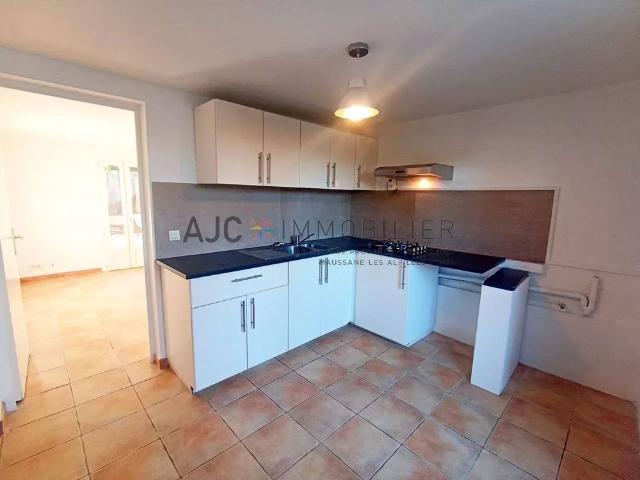 APPARTEMENT T2 + JARDIN, COUR ET PARKING