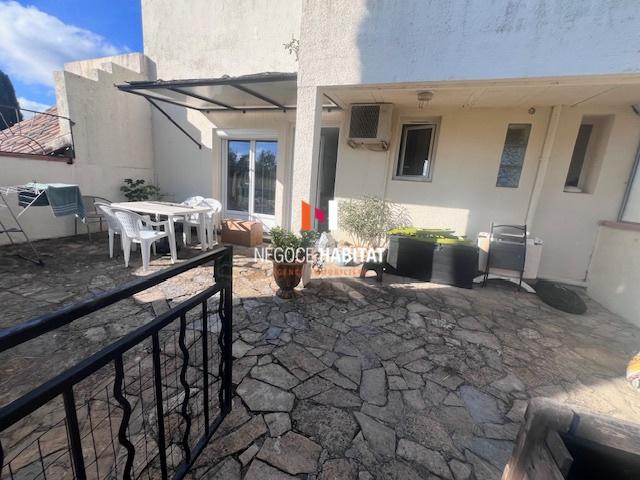 APPARTEMENT T2 LOUE MEUBLE PISCINE DANS LA RESIDENCE