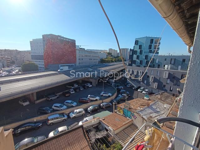 Appartement T2 loué avec balcon et vue dégagée Quartier Saint Lazare