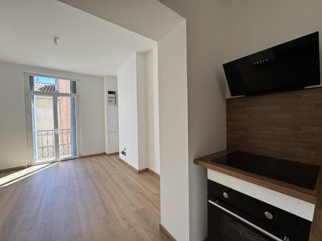 Appartement T2 lumineux traversant avec balcons et cave 37m² Sète